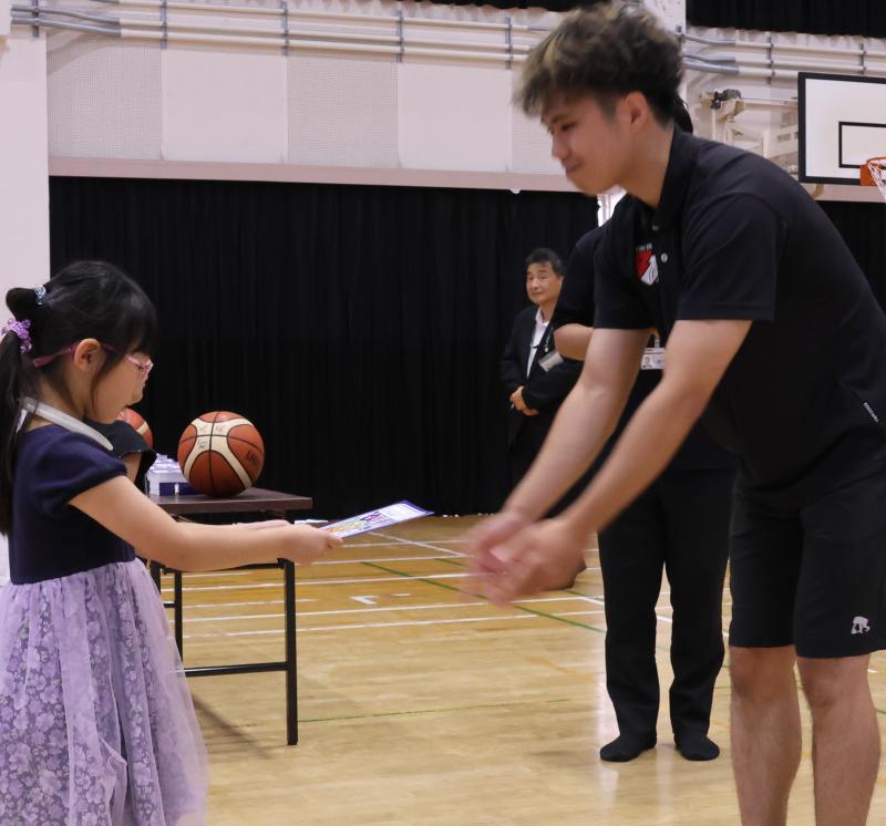 自由帳寄贈事業